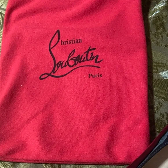 Elegant Black and Red Heels - Picture 7 of 8